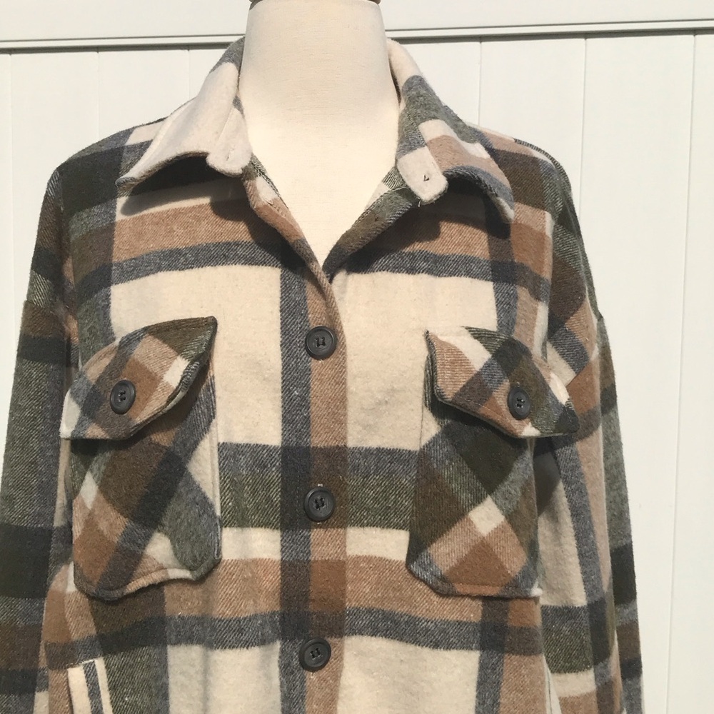 Altar'd State Large Gray Taupe Cream Plaid Shirt Jacket Size Medium - Picture 2 of 16